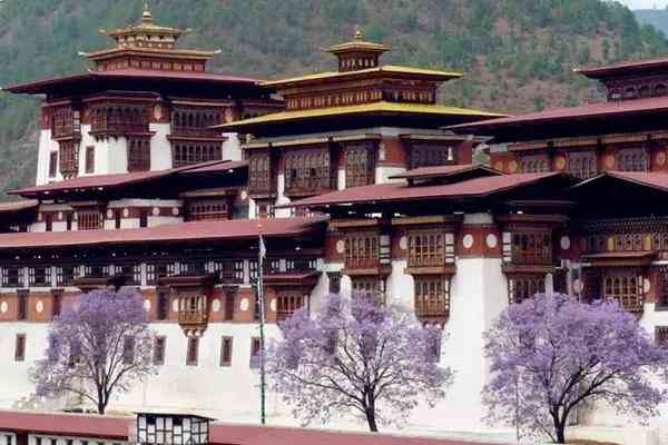 站在舆论焦点的国度——不丹